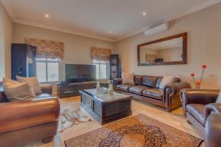 5 Bedroom Property for Sale in Deo Gracia Western Cape